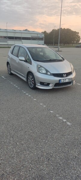 Photo 1 - Honda Jazz 2013 y Van