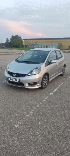 Photo 2 - Honda Jazz 2013 y Van