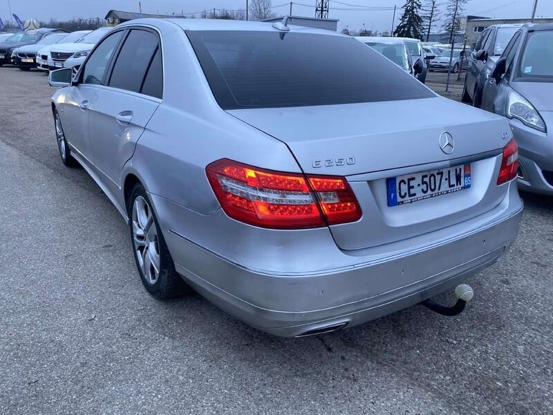 Photo 3 - Mercedes-Benz E 250 2013 y Sedan