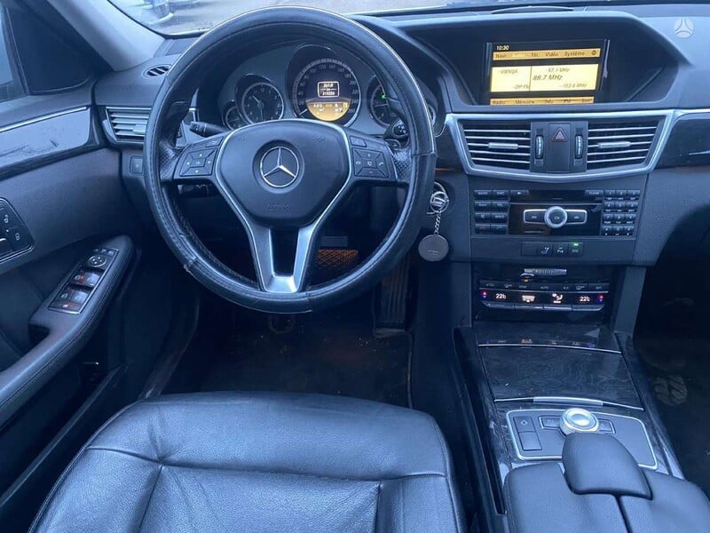 Photo 9 - Mercedes-Benz E 250 2013 y Sedan