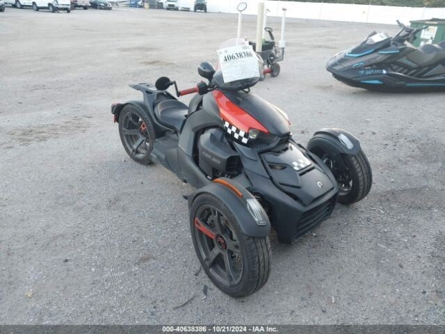 Photo 1 - Can-Am 2021 y Three-wheel motorcycle