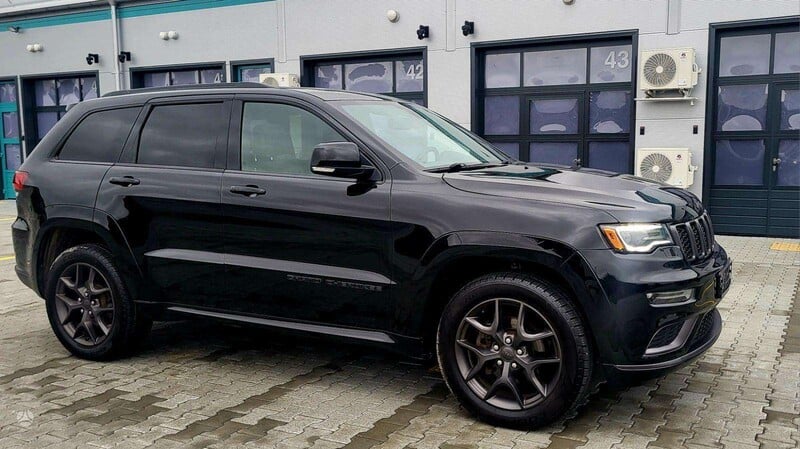 Фотография 3 - Jeep Grand Cherokee 2019 г Внедорожник / Кроссовер