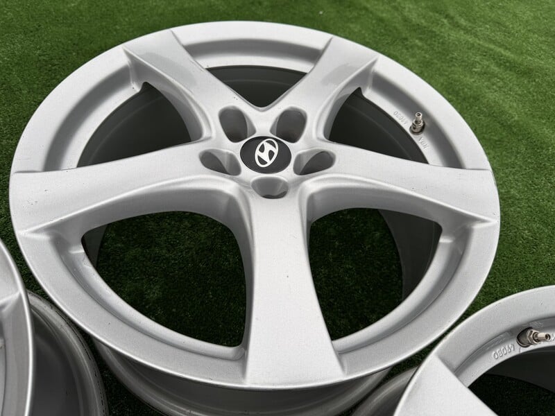 Photo 4 - Hyundai Siunciam, 8J ET40 light alloy R18 rims