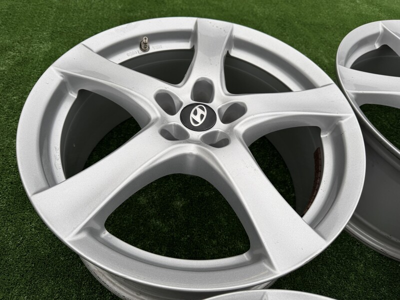 Photo 5 - Hyundai Siunciam, 8J ET40 light alloy R18 rims