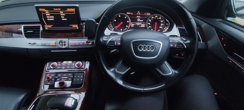 Photo 10 - Audi A8 2011 y Sedan