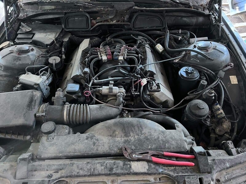 Photo 1 - Bmw 540 1997 y parts