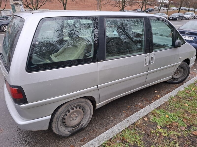 Photo 3 - Peugeot 806 2000 y Hatchback