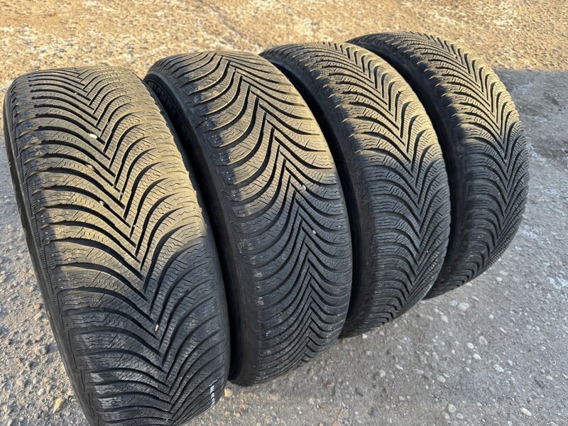 Photo 1 - Michelin Siunciam, 7-8mm 2018 R17 winter tyres passanger car