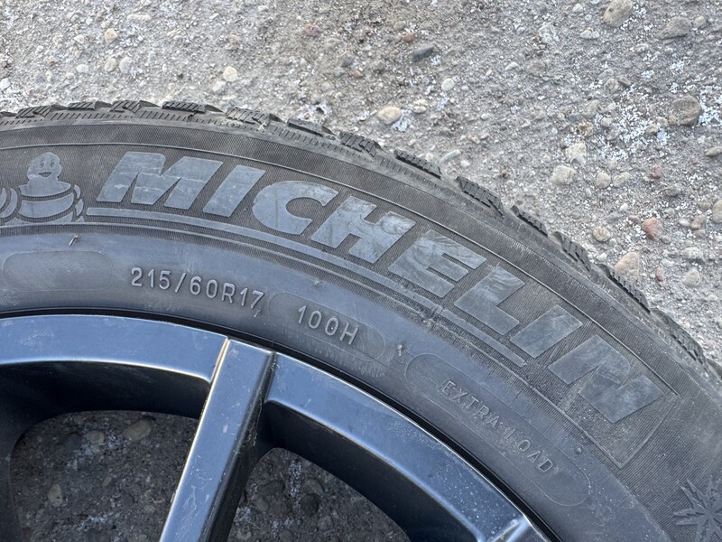 Photo 8 - Michelin Siunciam, 7-8mm 2018 R17 winter tyres passanger car