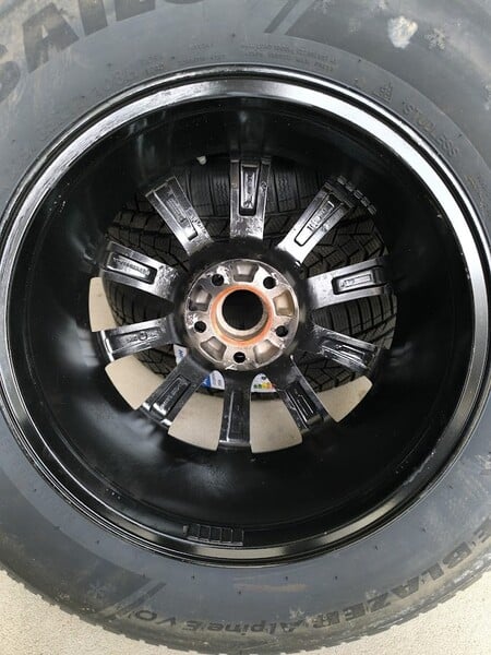 Photo 3 - Light alloy R17 rims