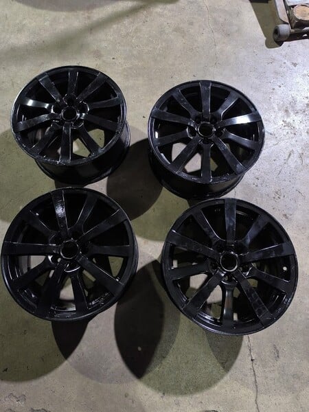 Photo 2 - Light alloy R17 rims