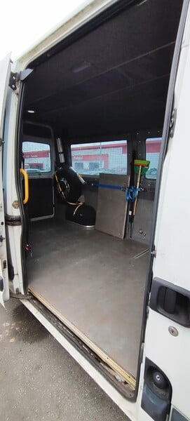 Photo 15 - Renault Master 2005 y Minibus