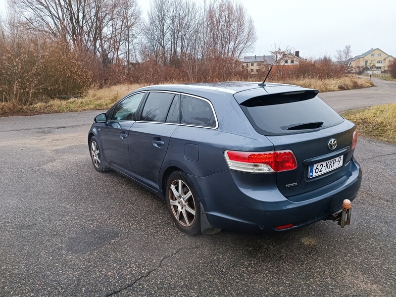 Фотография 7 - Toyota Avensis 2010 г Универсал