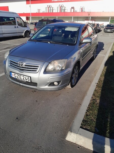 Фотография 8 - Toyota Avensis 2008 г Седан