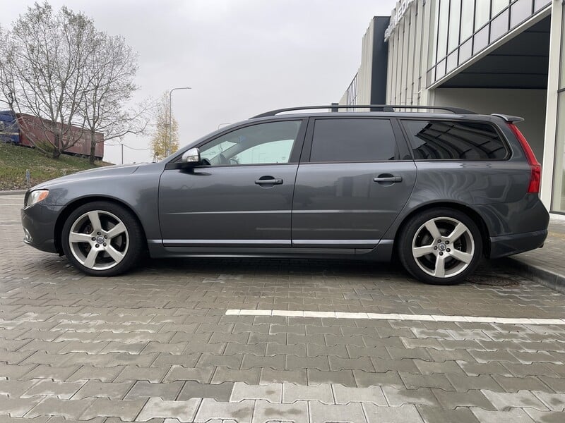 Photo 8 - Volvo V70 R-Design 2009 y