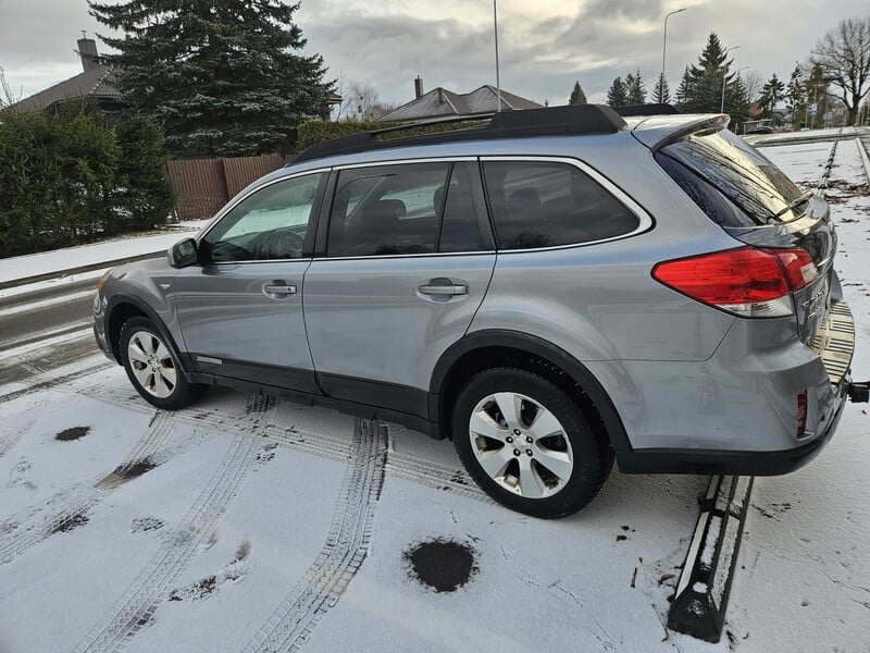 Photo 4 - Subaru OUTBACK 2010 y Wagon