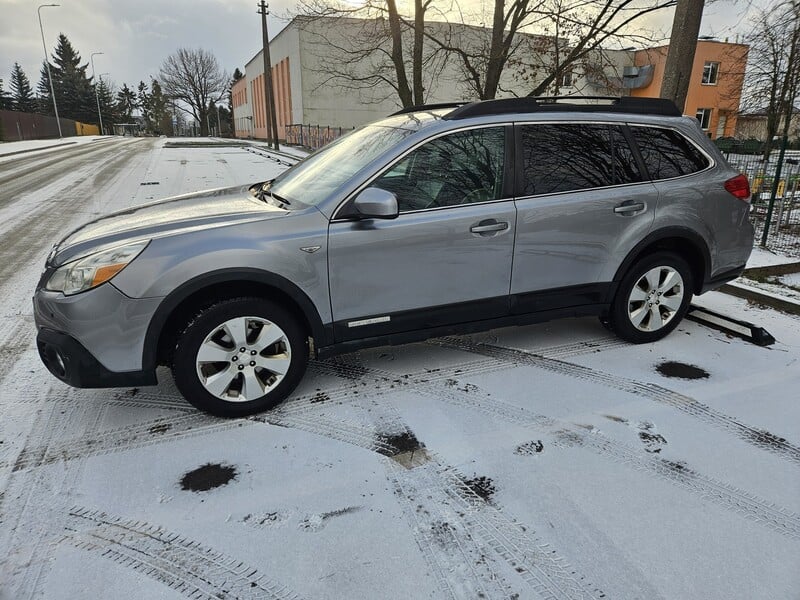 Photo 5 - Subaru OUTBACK 2010 y Wagon