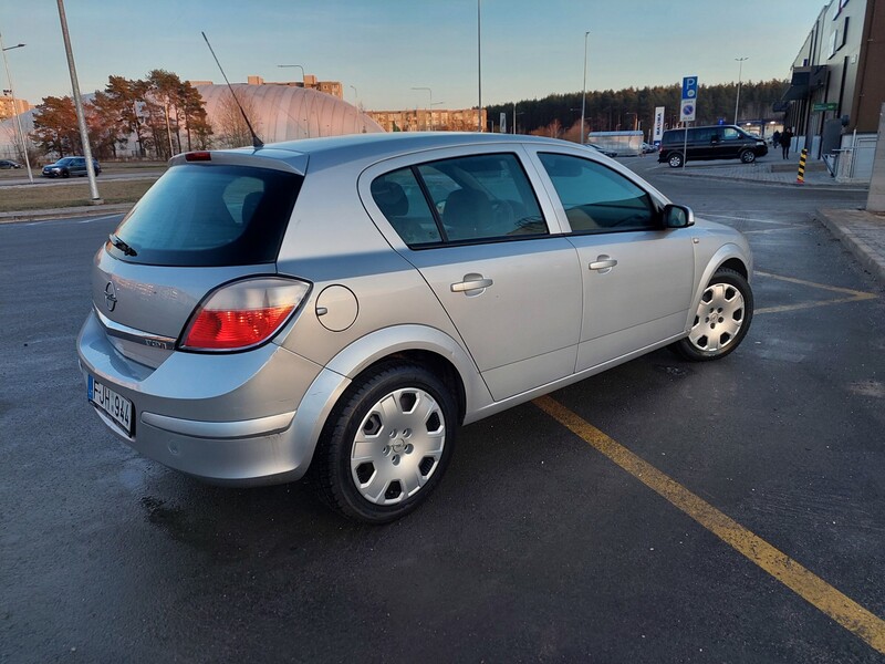 Фотография 4 - Opel Astra 2005 г Хэтчбек