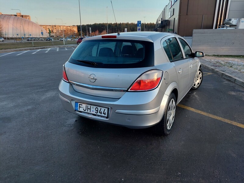 Фотография 5 - Opel Astra 2005 г Хэтчбек