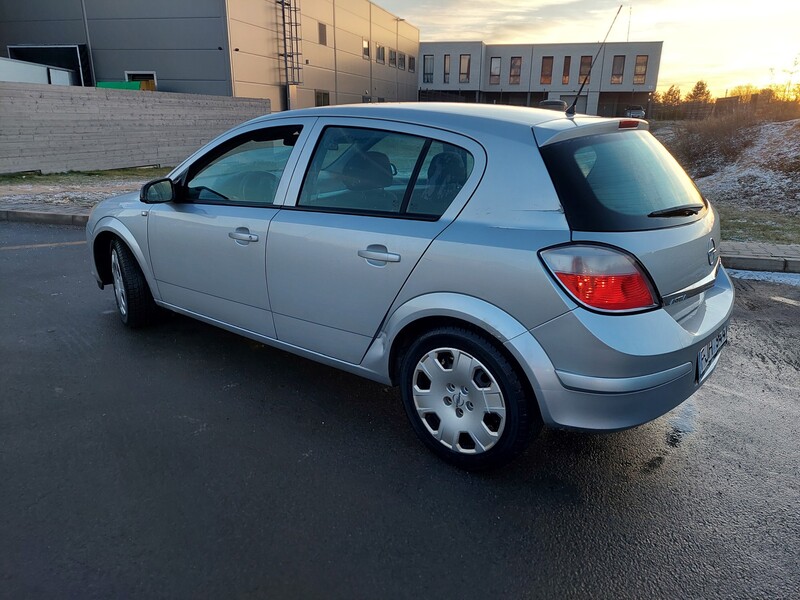 Фотография 6 - Opel Astra 2005 г Хэтчбек