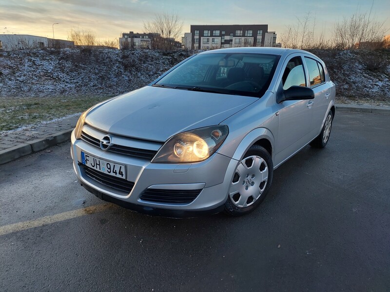 Фотография 8 - Opel Astra 2005 г Хэтчбек