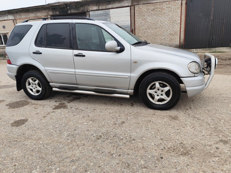 Photo 4 - Mercedes-Benz ML 270 2001 y Off-road / Crossover