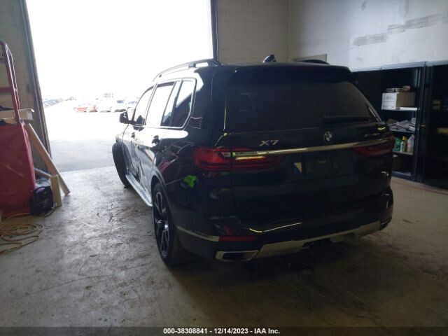 Photo 3 - Bmw X7 2021 y Off-road / Crossover