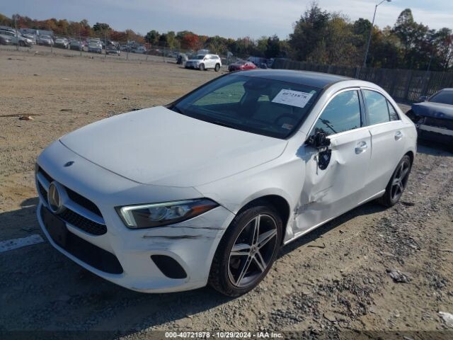 Photo 2 - Mercedes-Benz A 220 2019 y Sedan