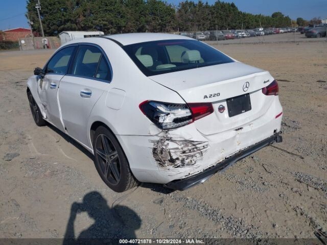 Photo 3 - Mercedes-Benz A 220 2019 y Sedan