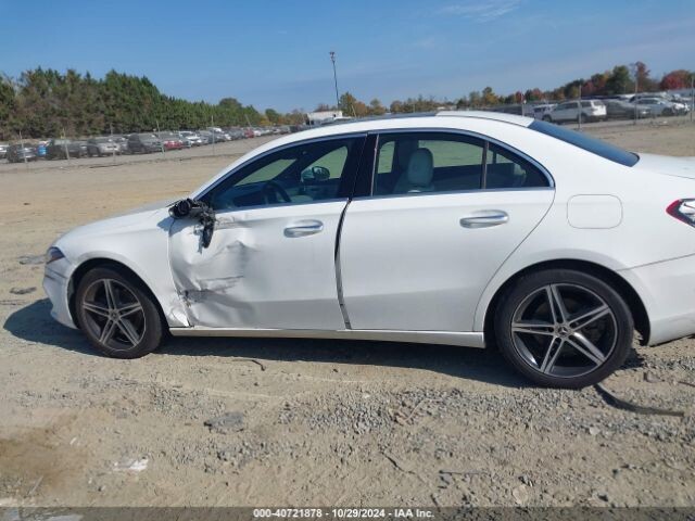 Photo 14 - Mercedes-Benz A 220 2019 y Sedan