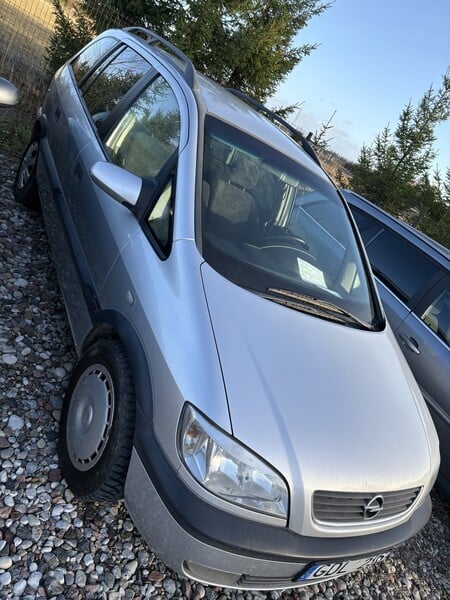 Photo 1 - Opel Zafira 1999 y Van