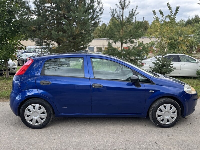 Photo 2 - Fiat Punto 2006 y Hatchback