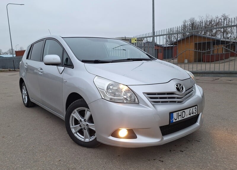 Photo 4 - Toyota Verso 2009 y Van