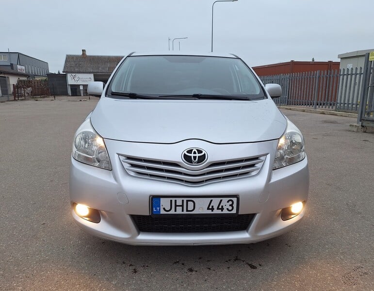 Photo 5 - Toyota Verso 2009 y Van