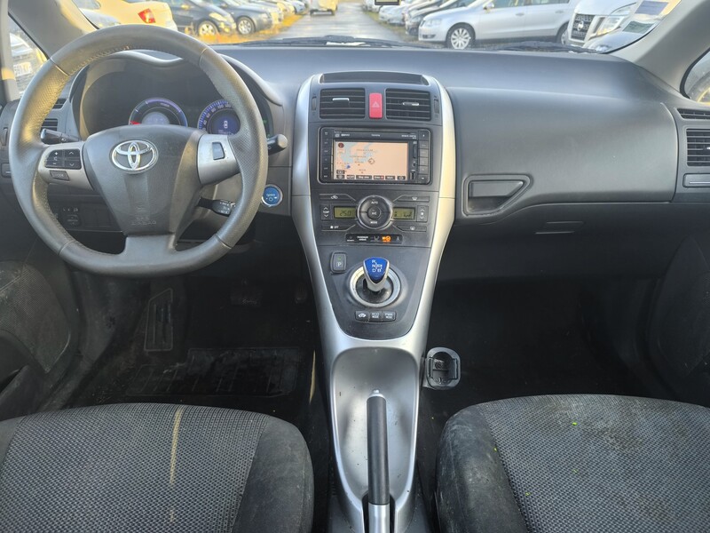 Photo 13 - Toyota Auris 2011 y Hatchback