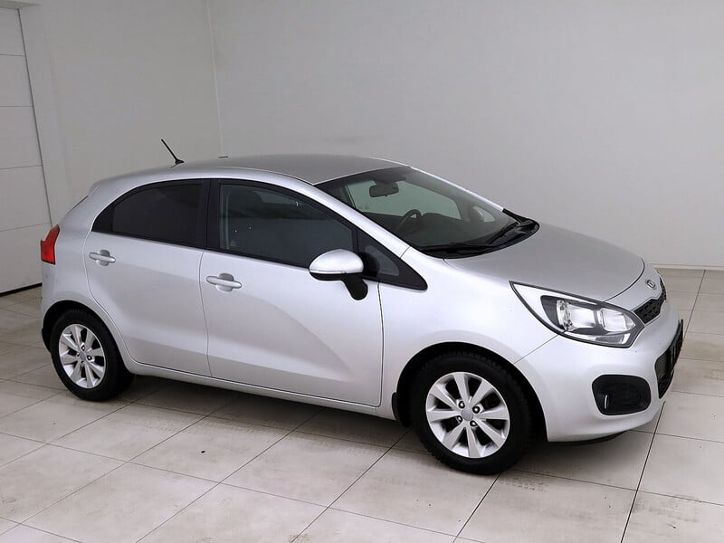 Фотография 1 - Kia Rio 2012 г Хэтчбек