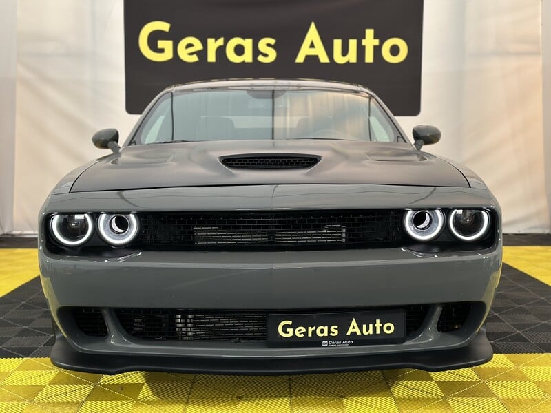 Photo 2 - Dodge Challenger 2019 y Coupe