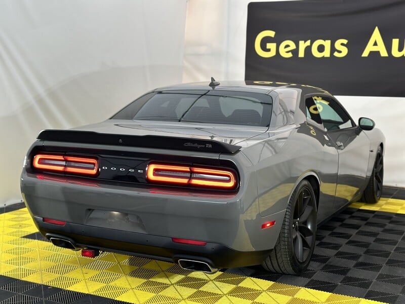 Photo 4 - Dodge Challenger 2019 y Coupe