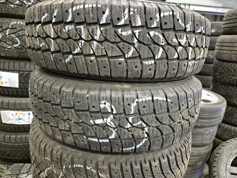 Photo 1 - R15C winter tyres minivans