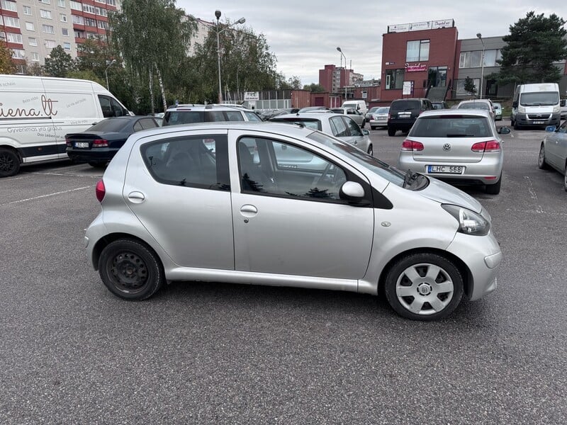 Photo 2 - Toyota Aygo 2006 y Hatchback