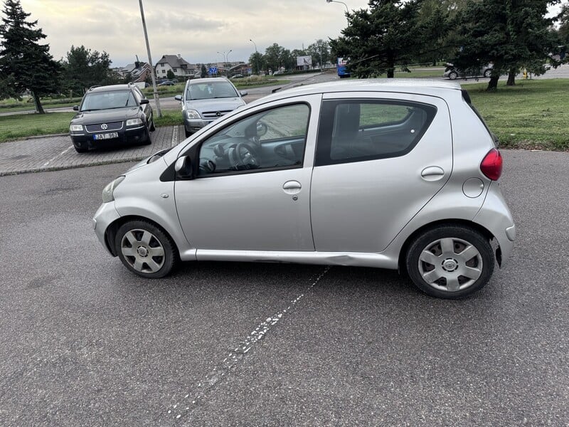 Photo 3 - Toyota Aygo 2006 y Hatchback