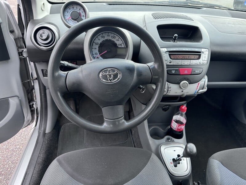 Photo 6 - Toyota Aygo 2006 y Hatchback