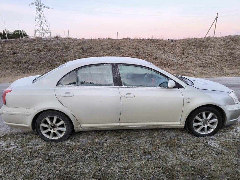 Фотография 3 - Toyota Avensis 2003 г Седан