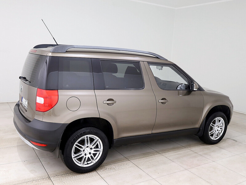 Photo 3 - Skoda Yeti 2010 y Van