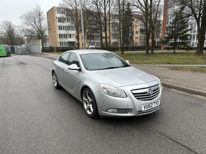 Фотография 2 - Opel Insignia 2012 г Хэтчбек