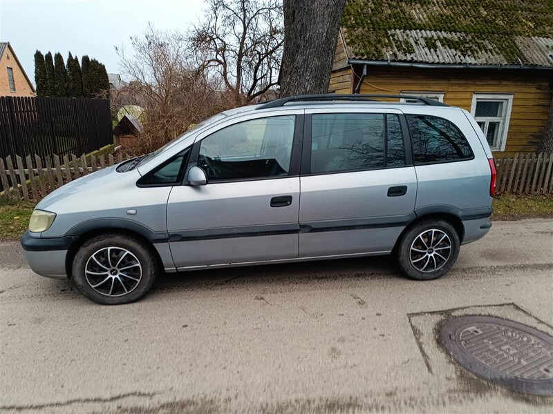 Photo 8 - Opel Zafira 2000 y Van