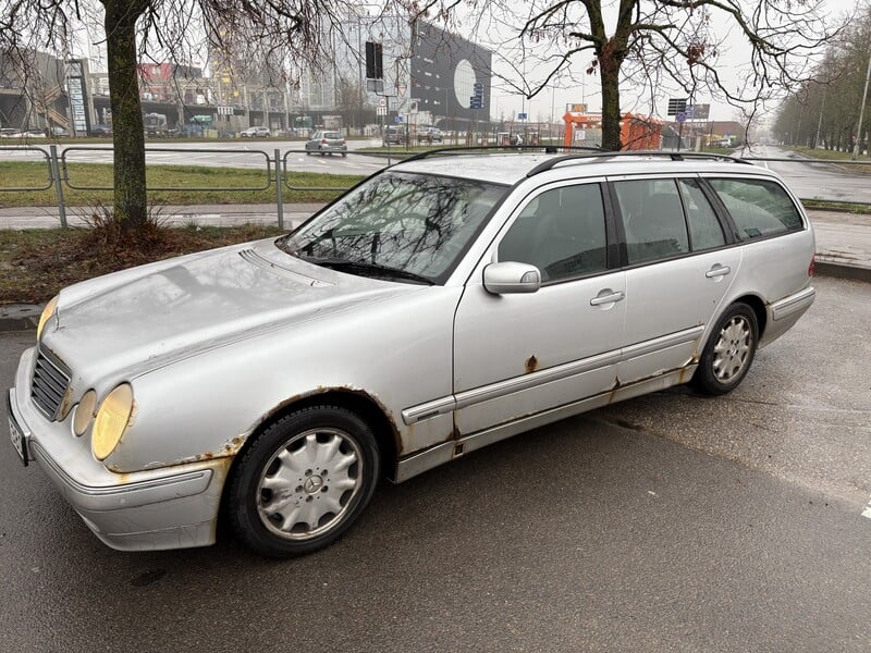 Фотография 1 - Mercedes-Benz E 320 2001 г Универсал