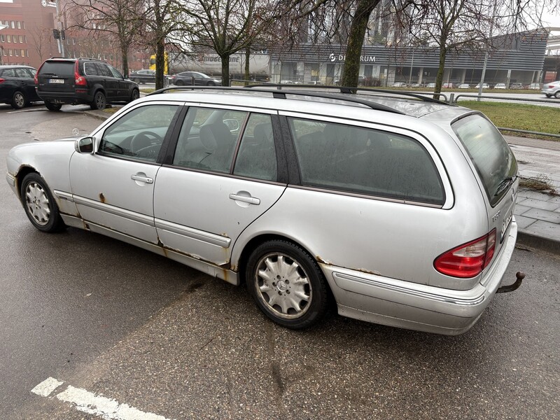 Фотография 4 - Mercedes-Benz E 320 2001 г Универсал