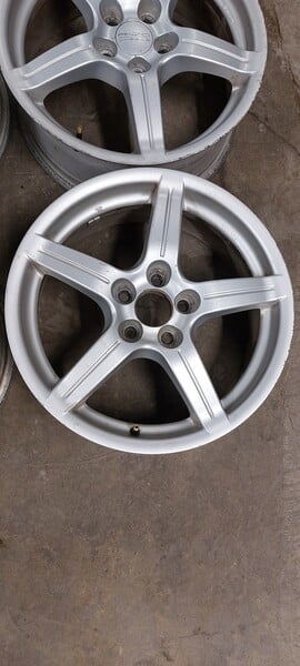 Photo 5 - Enzo light alloy R17 rims