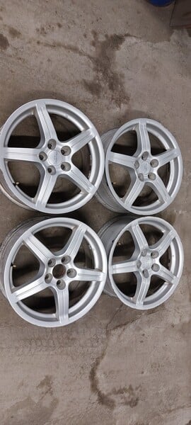 Photo 6 - Enzo light alloy R17 rims